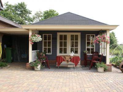 Tuinhuis met veranda -